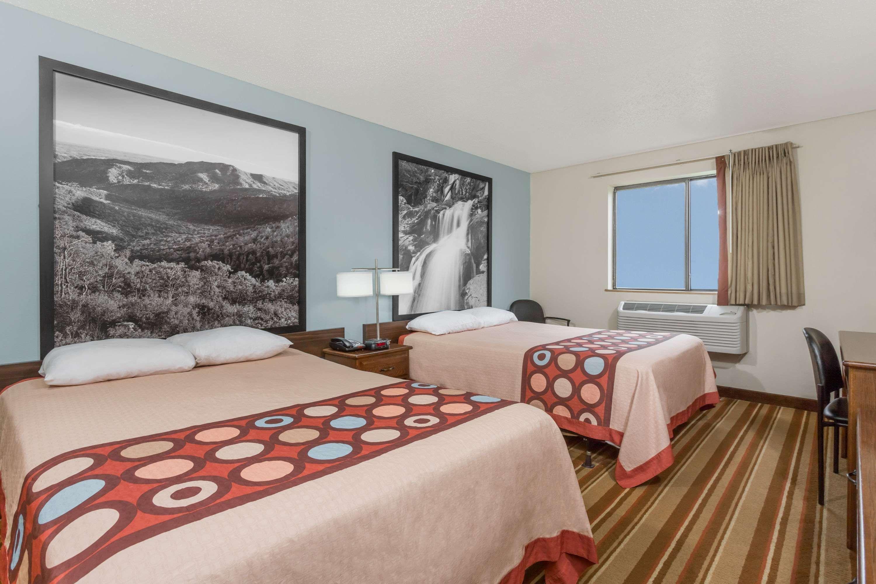 Super 8 By Wyndham Danville Va Εξωτερικό φωτογραφία