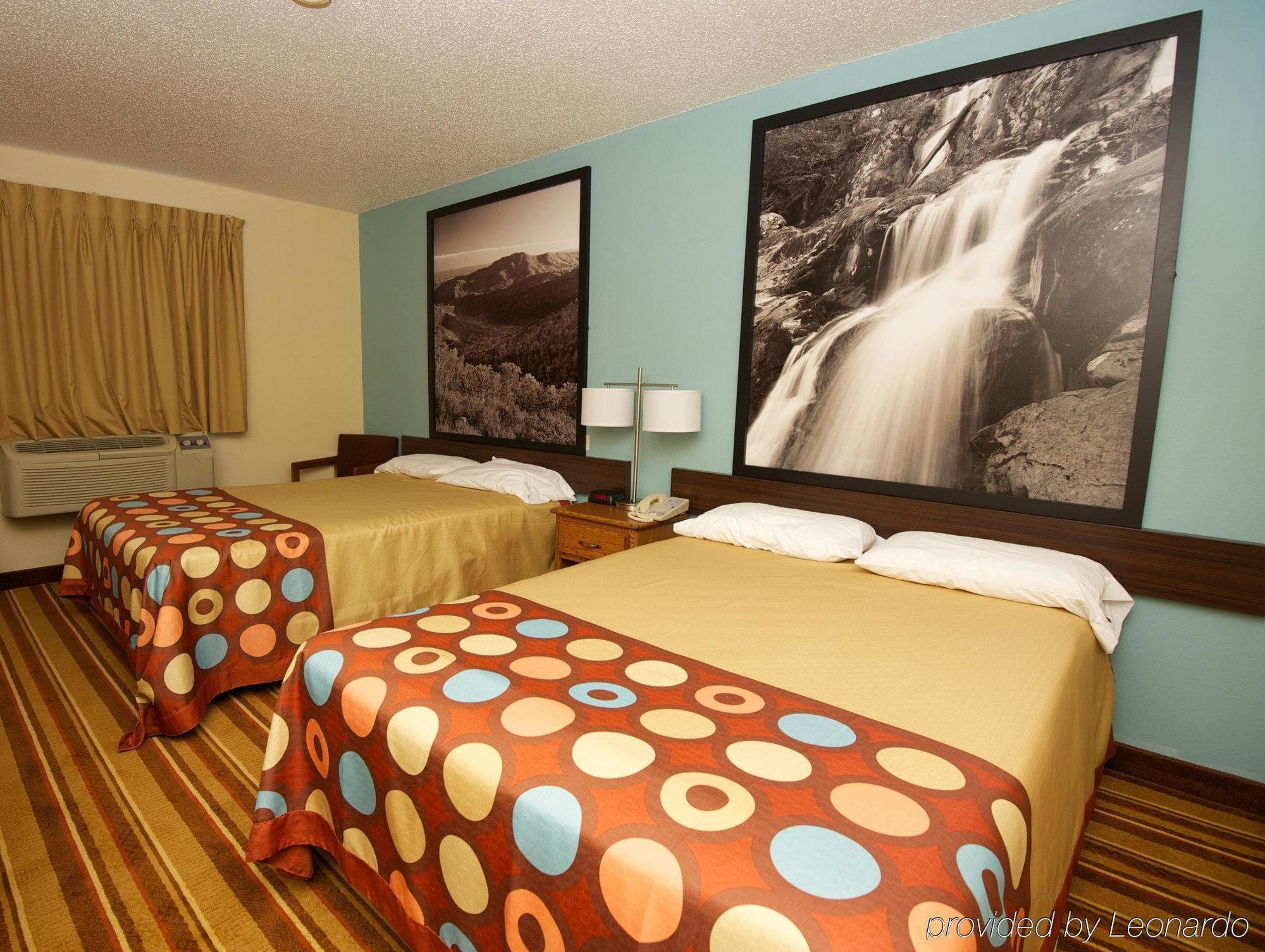 Super 8 By Wyndham Danville Va Εξωτερικό φωτογραφία